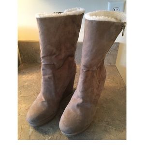 Juicy Couture platform grey winter boots